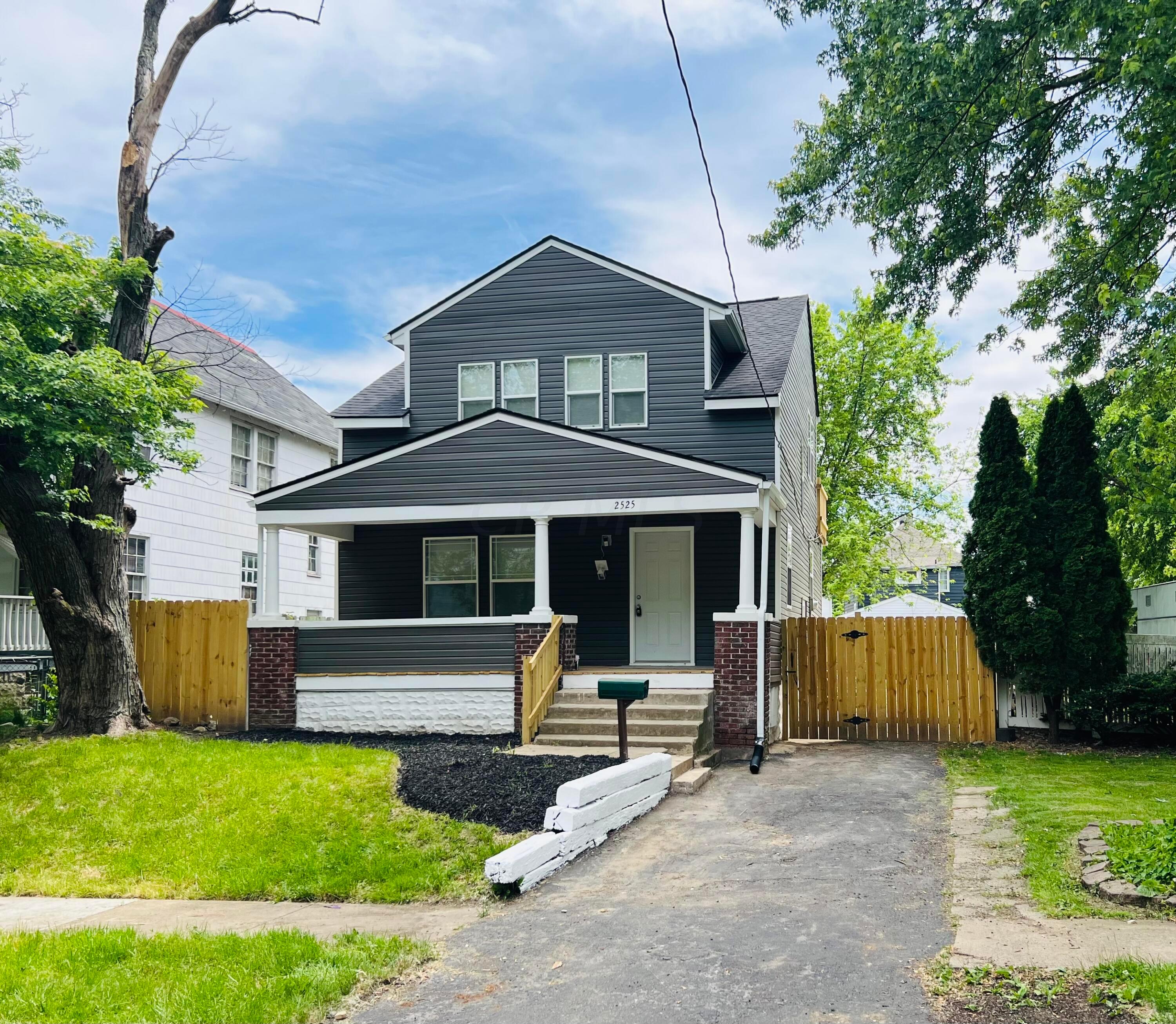 2525 Ridge Avenue Columbus, OH 43204 - Photo 3 of 40 F8D41CCA-7ADA-4E4C-BD6E-A1DD962E1E6F