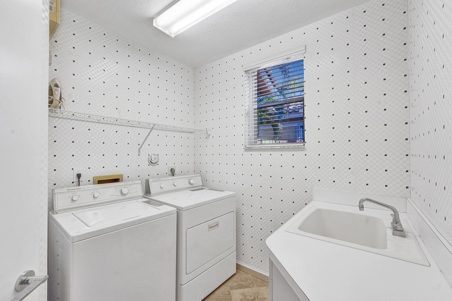 2424 Northwest 67th Street Boca Raton, FL 33496 - Photo 36 of 54 DSC03323