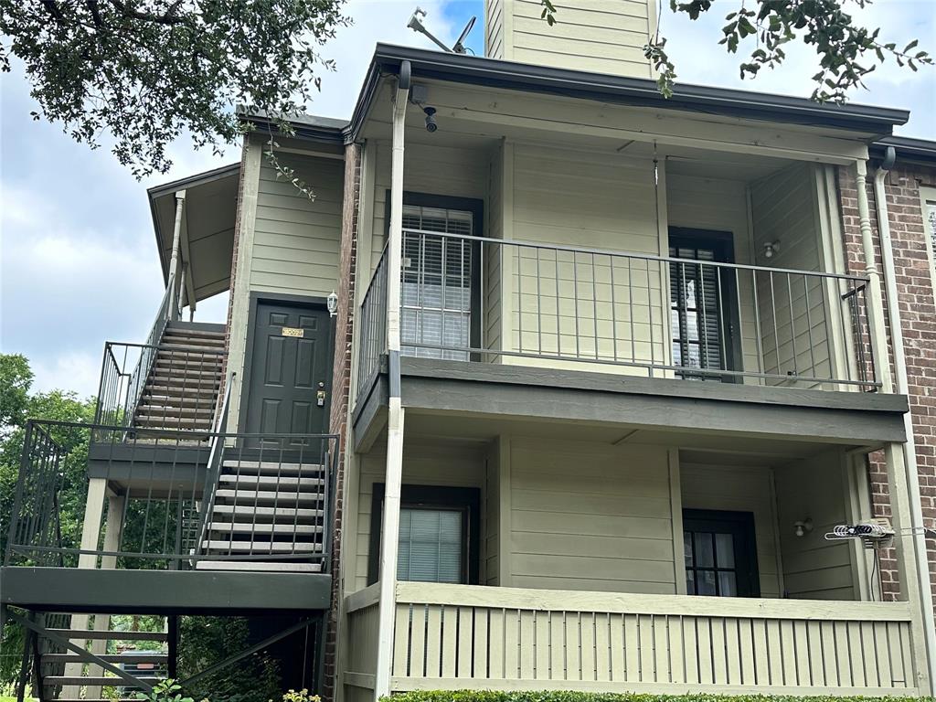 5981 Arapaho Road, Unit 1002 Dallas, TX 75248 - Photo 16 of 16 front view of a house