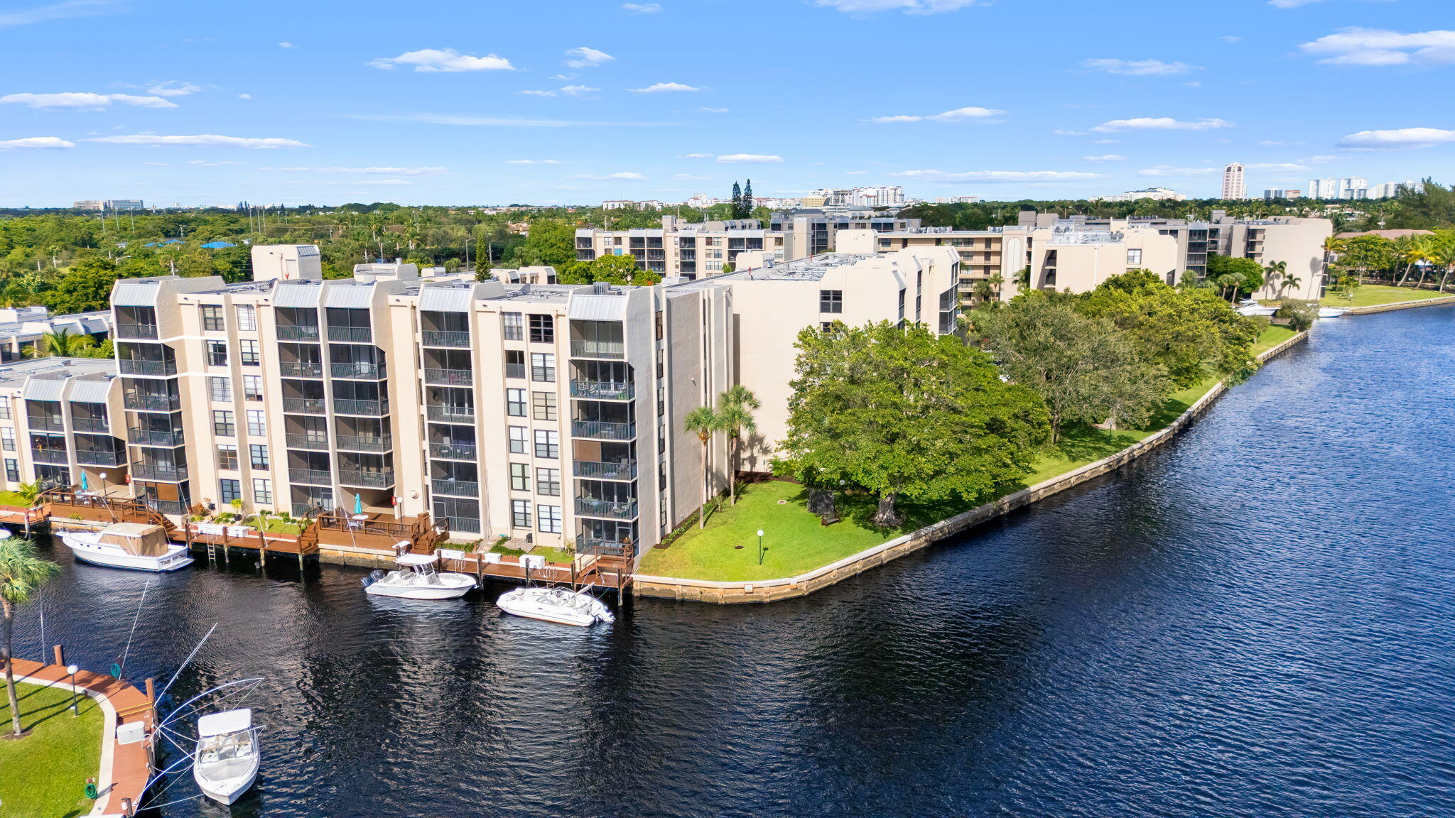 15 Royal Palm Way, Unit 505 Boca Raton, FL 33432 - Photo 24 of 32 Aerial View