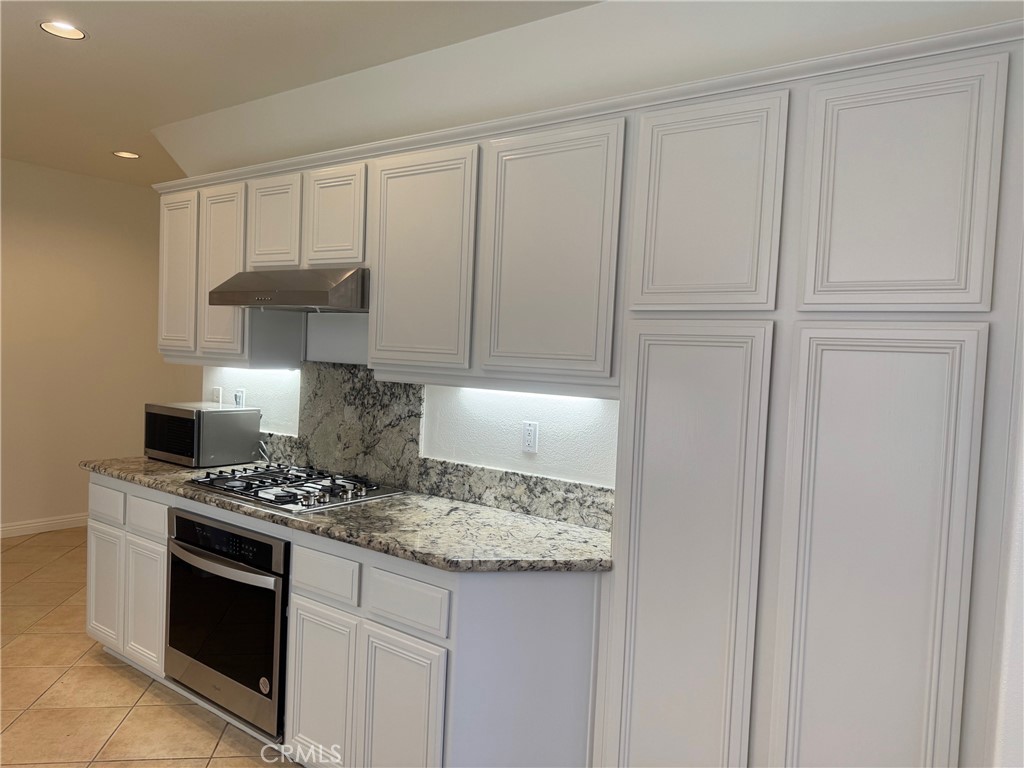 41 Altezza Irvine, CA 92606 - Photo 4 of 30