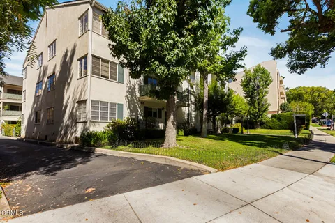 $649,000 | 1233 North Columbus Avenue, Unit 3A, Glendale, CA 91202