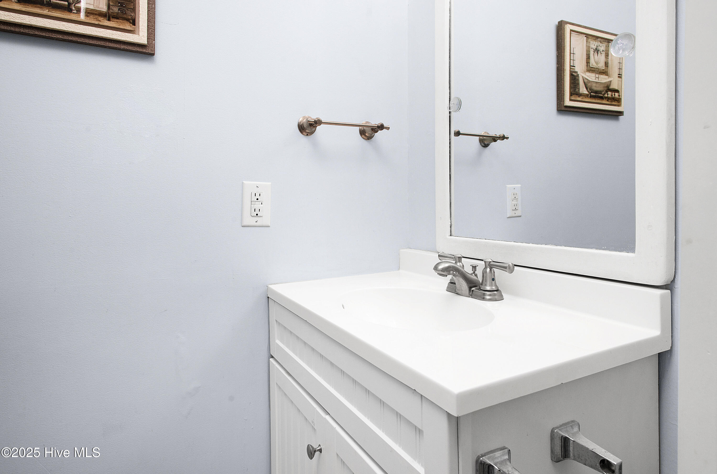 2700 Oaks Road New Bern, NC 28560 - Photo 11 of 21 Full Bathroom