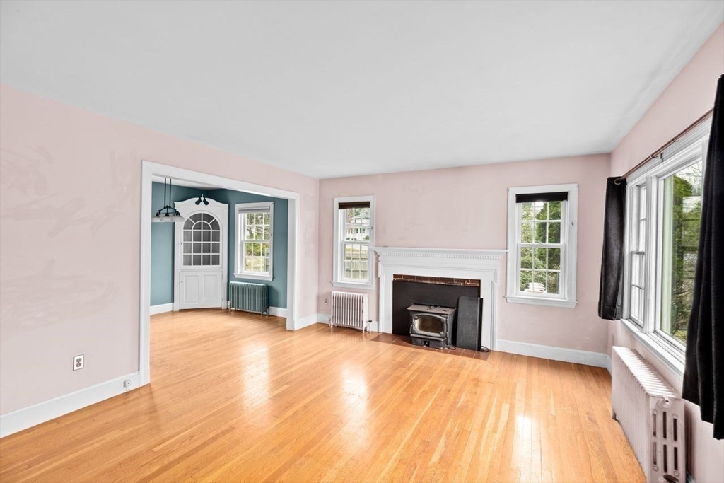 77 Cushing Road Cohasset, MA 02025 - Photo 4 of 16