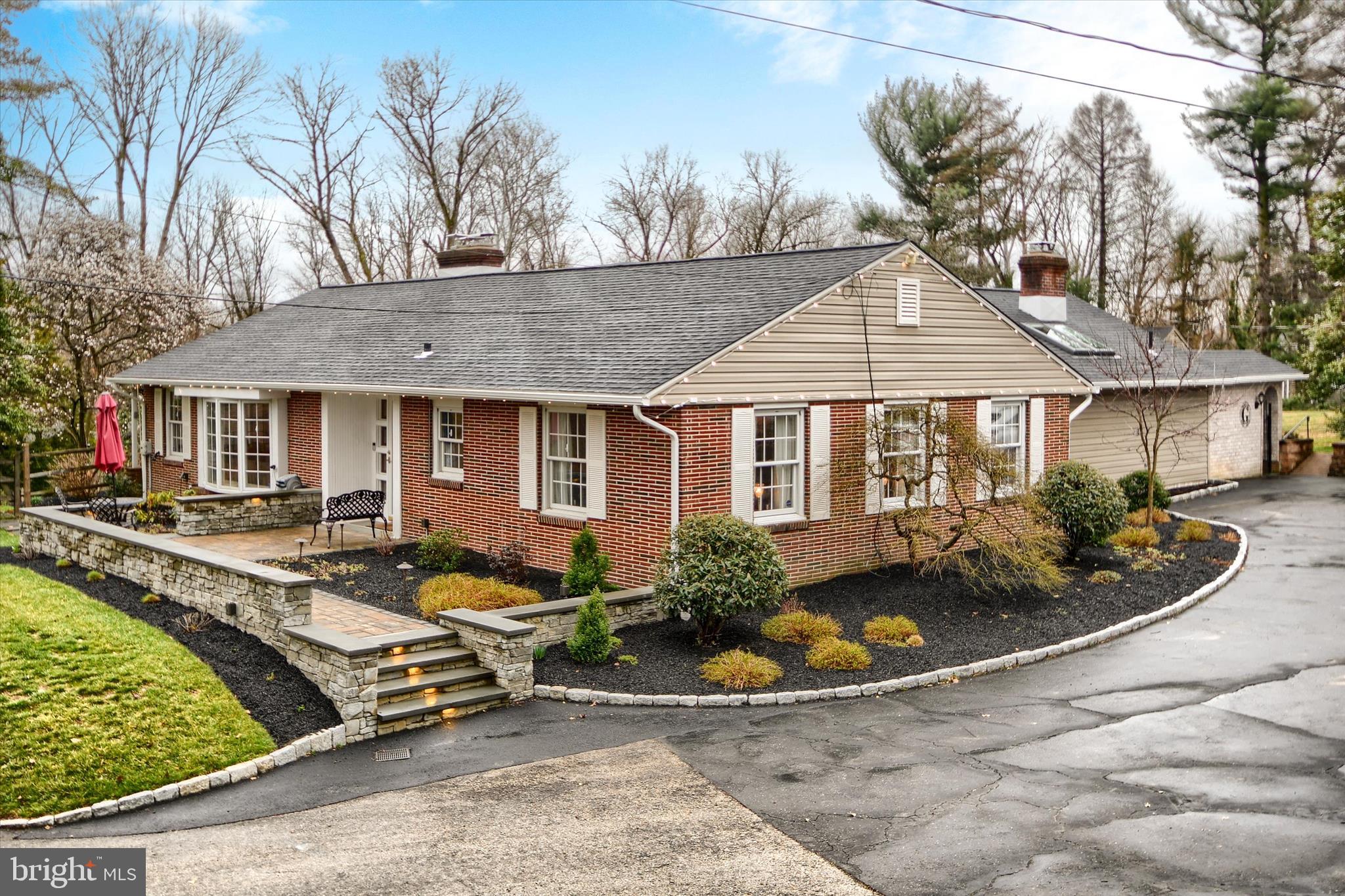 4 Bullens Lane Wallingford, PA 19086 - Photo 3 of 90 Front angle exterior