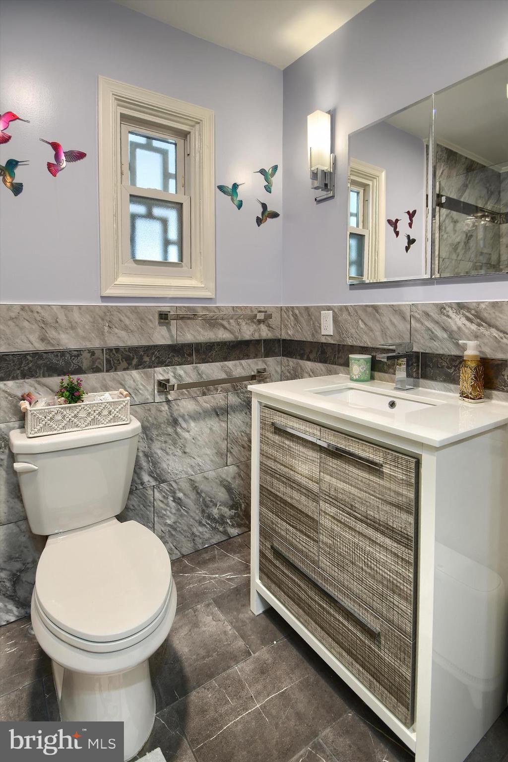 4 Bullens Lane Wallingford, PA 19086 - Photo 32 of 90 Full Hall Bath