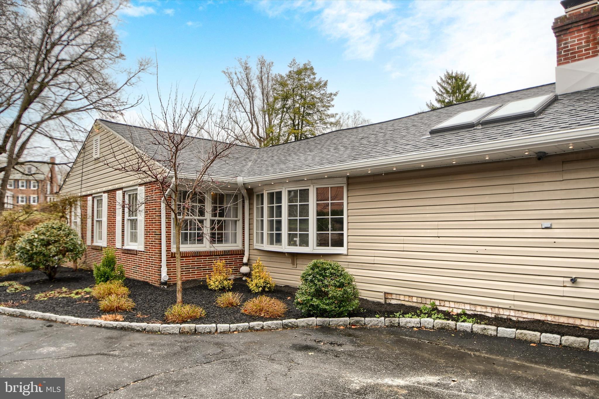 4 Bullens Lane Wallingford, PA 19086 - Photo 6 of 90 Side exterior