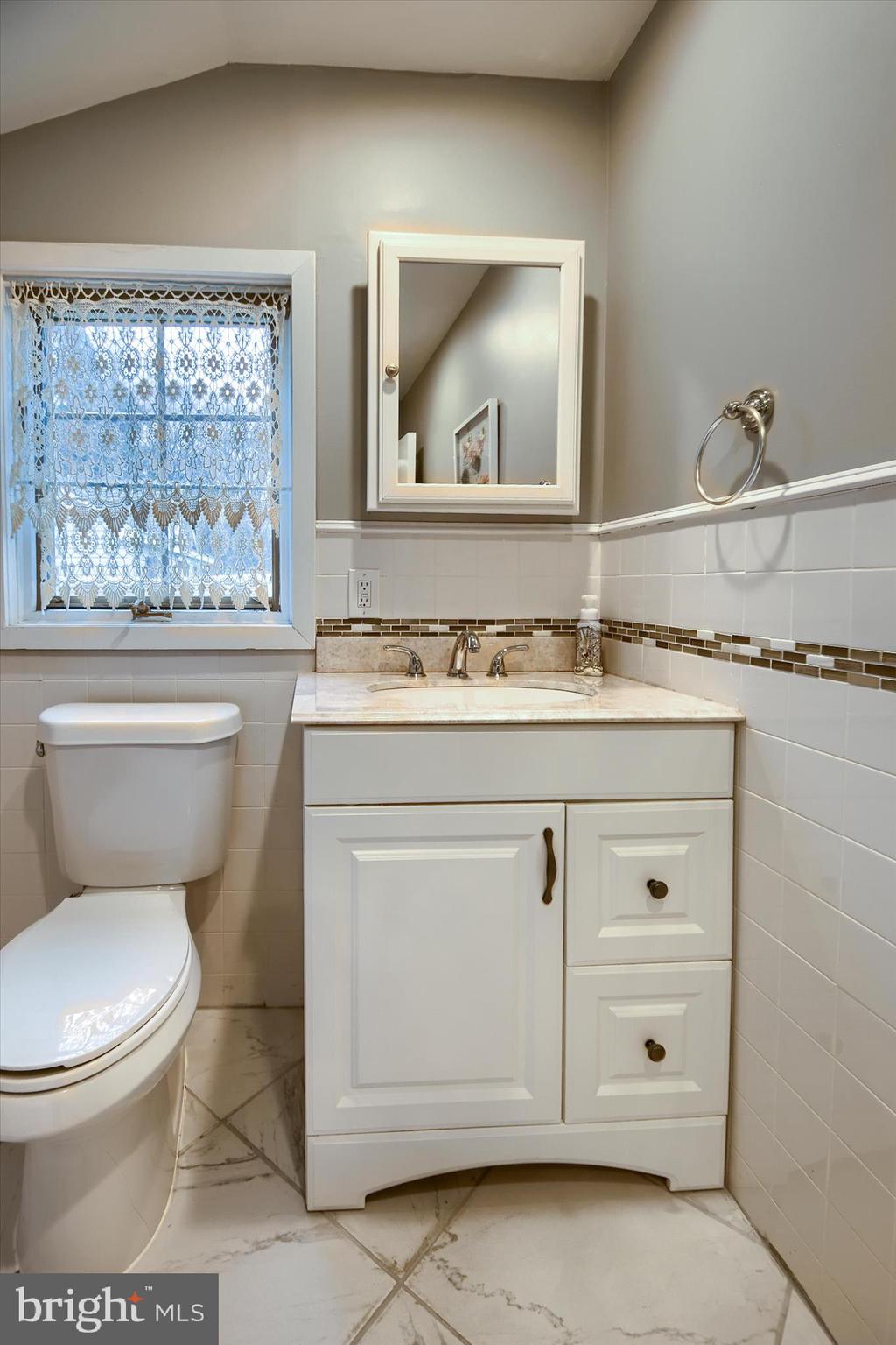 4 Bullens Lane Wallingford, PA 19086 - Photo 76 of 90 Guest House Full Bath