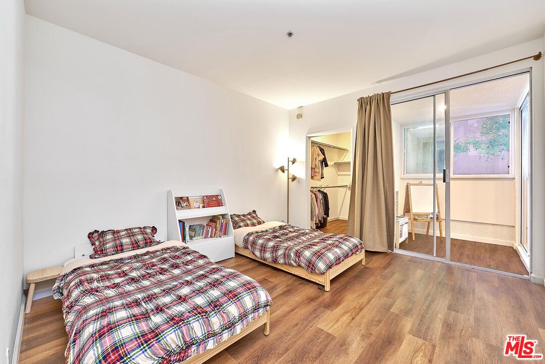 333 Westminster Avenue, Unit 204 Los Angeles, CA 90020 - Photo 13 of 27