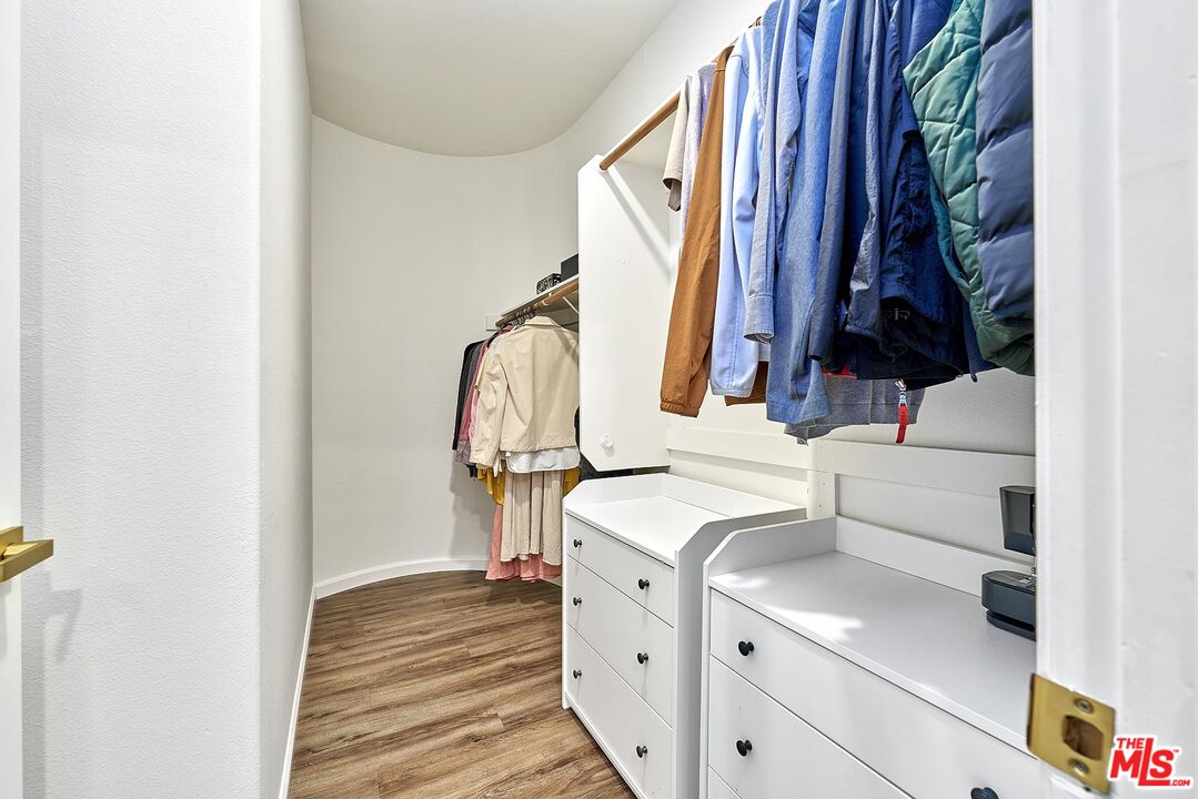 333 Westminster Avenue, Unit 204 Los Angeles, CA 90020 - Photo 18 of 27