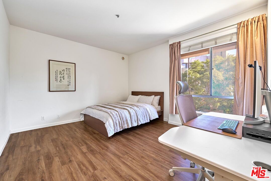 333 Westminster Avenue, Unit 204 Los Angeles, CA 90020 - Photo 19 of 27