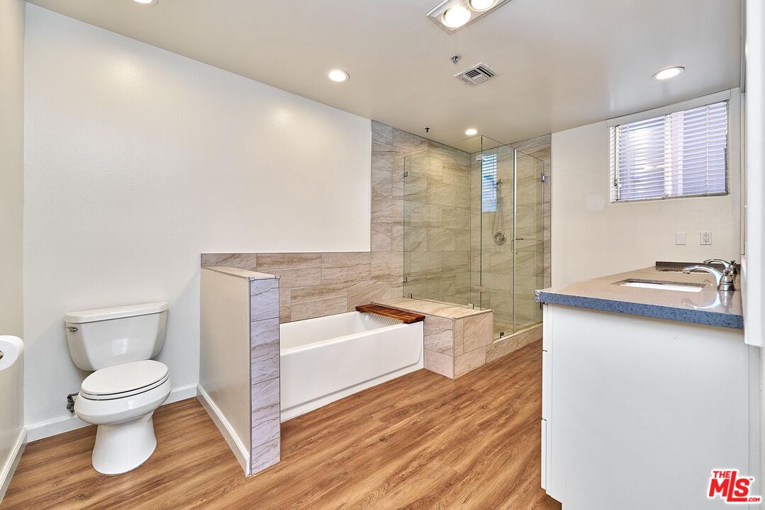 333 Westminster Avenue, Unit 204 Los Angeles, CA 90020 - Photo 21 of 27