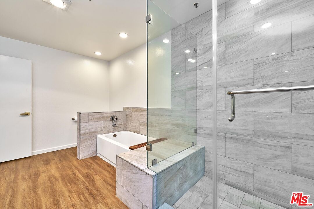 333 Westminster Avenue, Unit 204 Los Angeles, CA 90020 - Photo 22 of 27