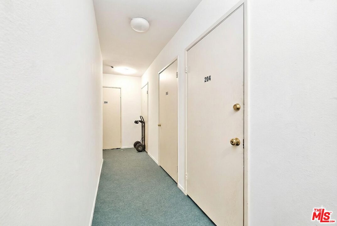 333 Westminster Avenue, Unit 204 Los Angeles, CA 90020 - Photo 24 of 27