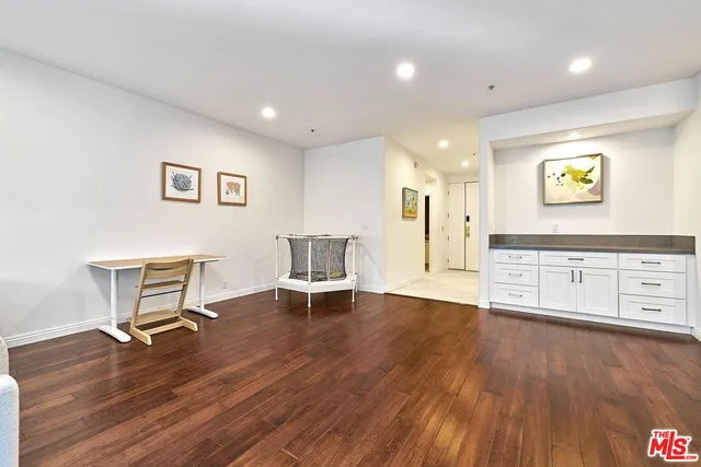 $885,000 | 333 Westminster Avenue, Unit 204, Los Angeles, CA 90020