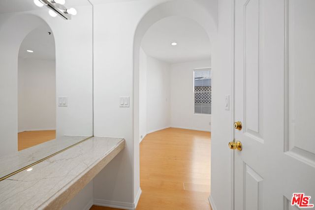 $4,495 | 930 North Doheny Drive, Unit 206, West Hollywood, CA 90069