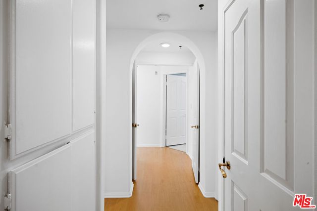 $4,495 | 930 North Doheny Drive, Unit 206, West Hollywood, CA 90069