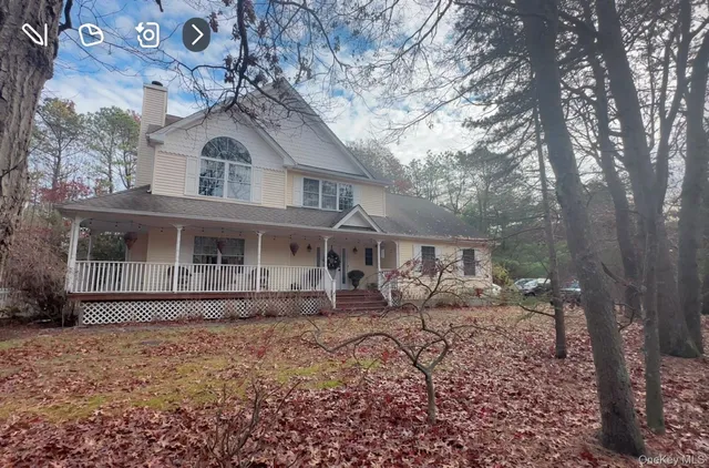 $820,000 | 43 North Cozine Road, Manorville, NY 11949