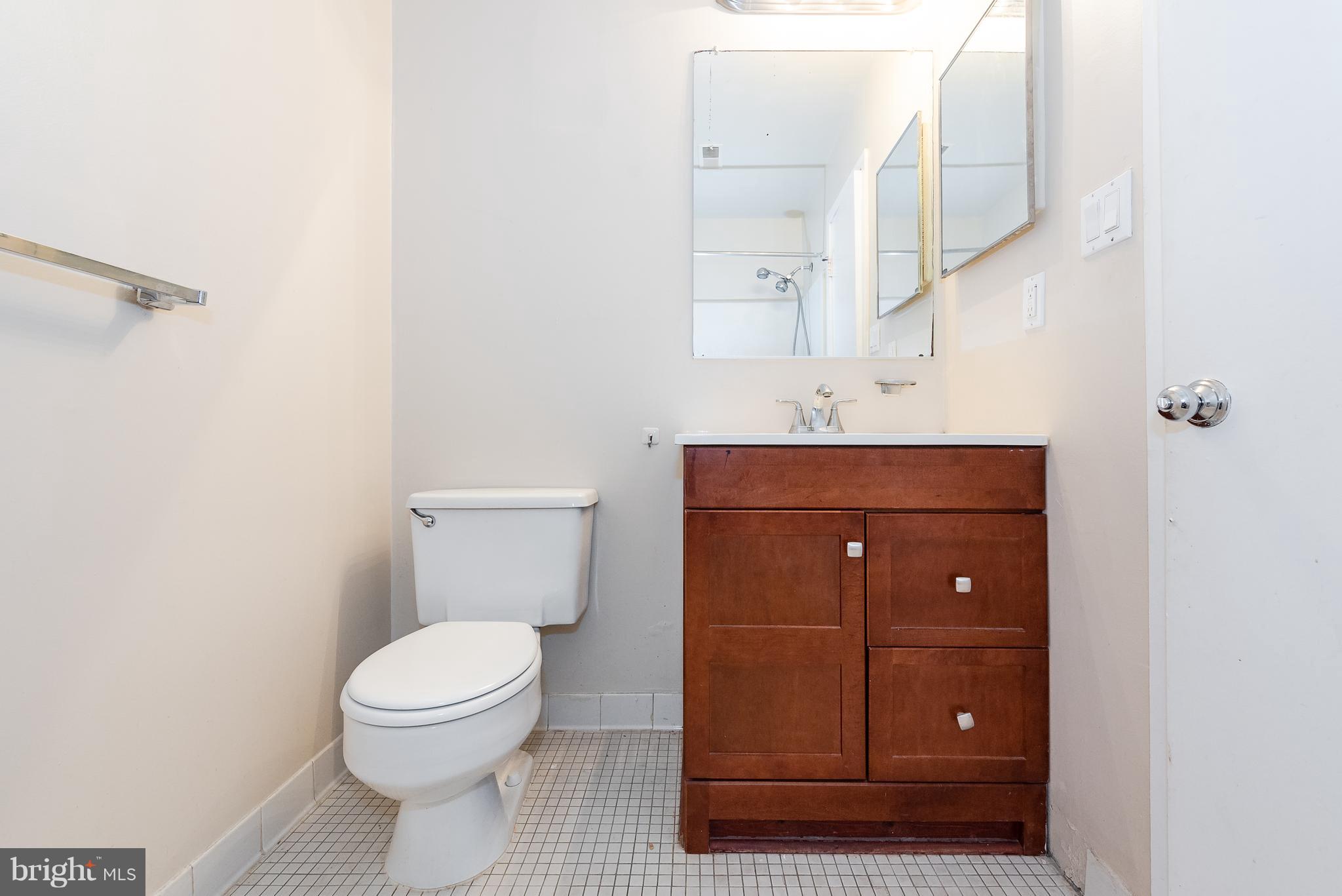614 Charles Street, Unit R35 Baltimore, MD 21230 - Photo 22 of 28 Master bath
