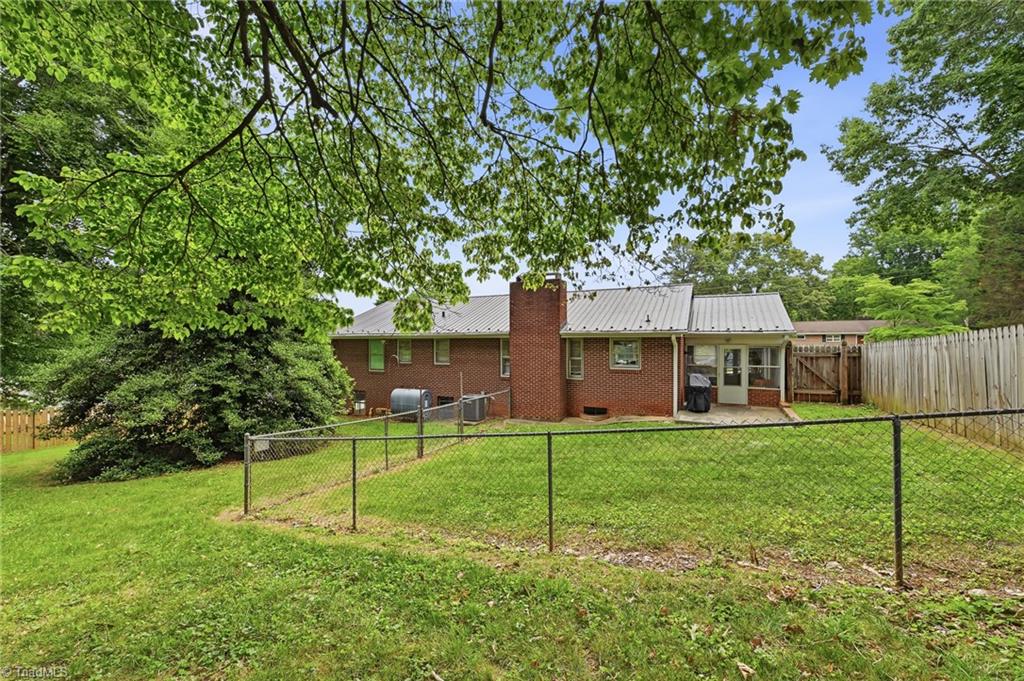 136 Queensbury Road Winston-Salem, NC 27104 - Photo 25 of 26