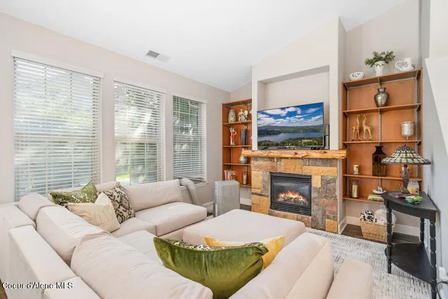 $369,900 | 1118 West Willow Lake Loop, Coeur D'Alene, ID 83815