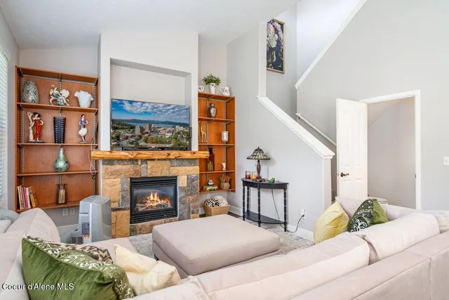 $369,900 | 1118 West Willow Lake Loop, Coeur D'Alene, ID 83815