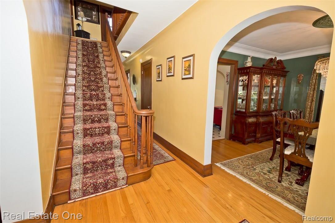 112 Cherokee Road Pontiac, MI 48341 - Photo 4 of 48 Welcome home!