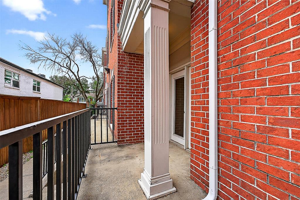 5407 Bryan Street, Unit B104 Dallas, TX 75206 - Photo 18 of 38 a view of a balcony