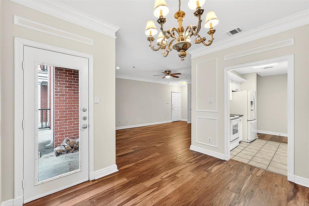 5407 Bryan Street, Unit B104 Dallas, TX 75206 - Photo 33 of 38 a view interior of the house