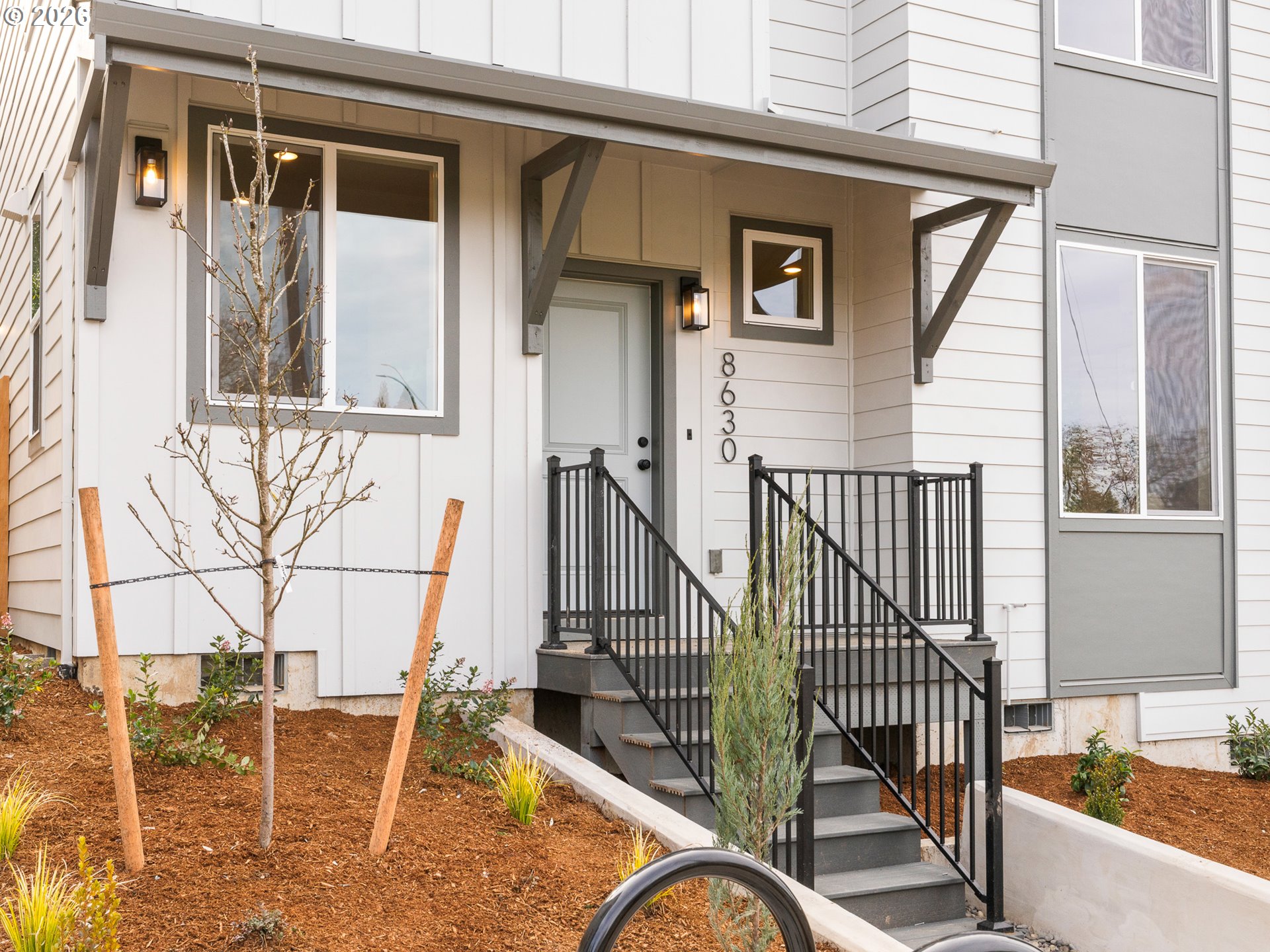 8630 Southwest 21st Avenue, Unit 1 Portland, OR 97219 - Photo 2 of 15