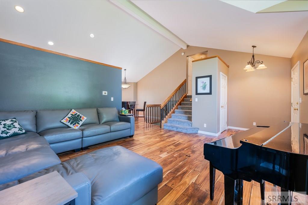 2755 Ridgecrest Drive Idaho Falls, ID 83404 - Photo 10 of 48