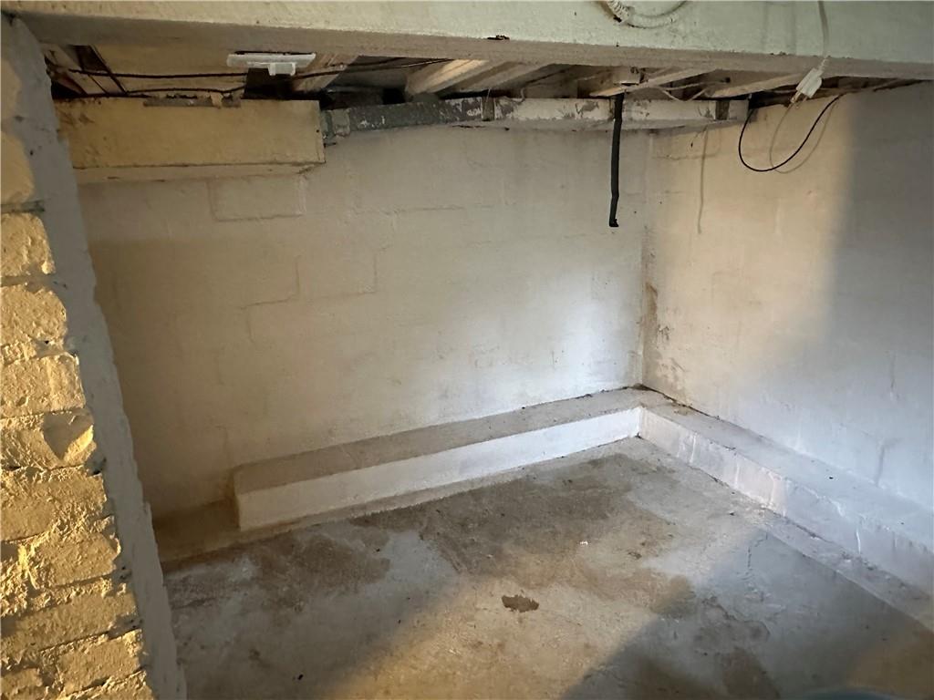 113 Morton Avenue Butler, PA 16001 - Photo 13 of 15 a view of a room