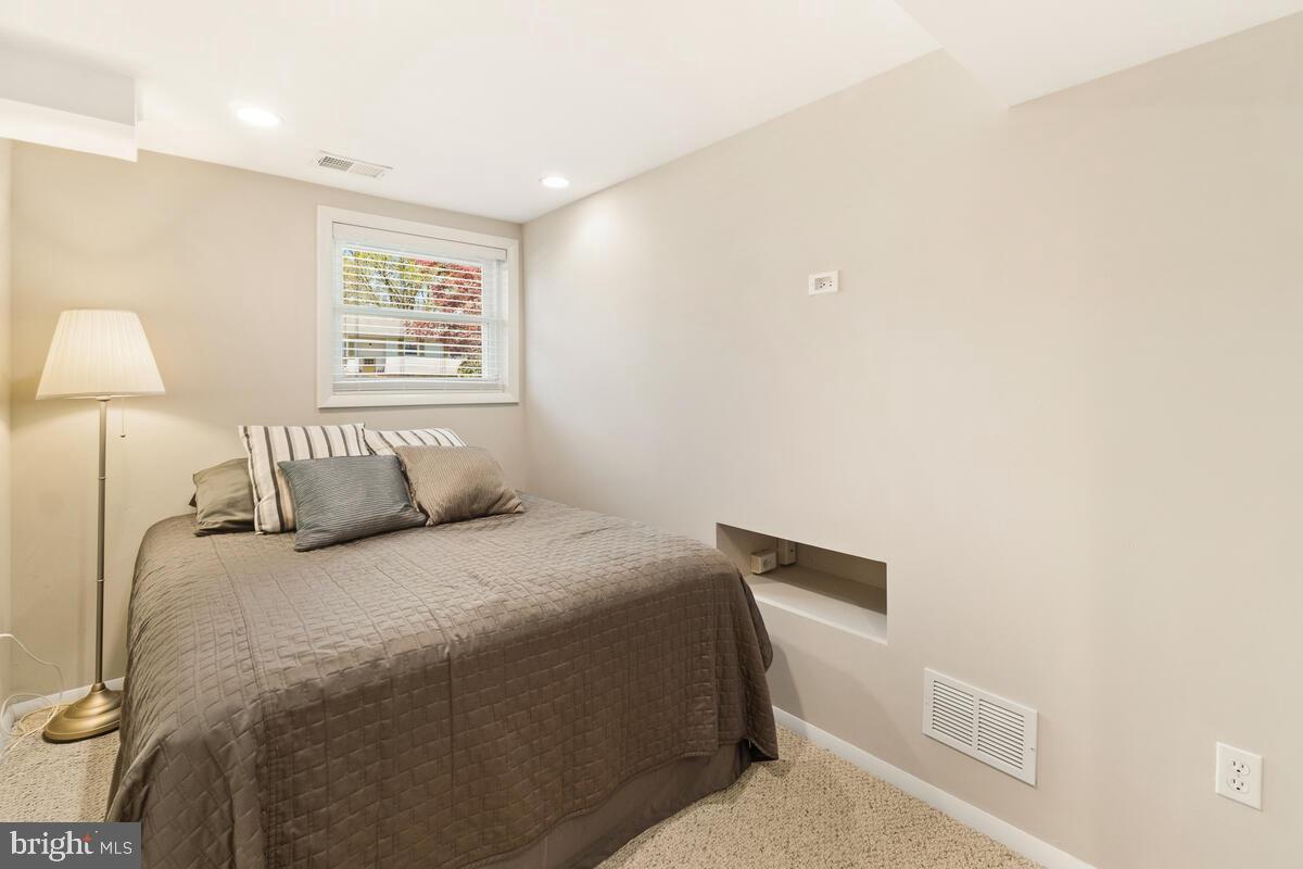 24317 Log House Road Gaithersburg, MD 20882 - Photo 31 of 46 Gallery Image 31