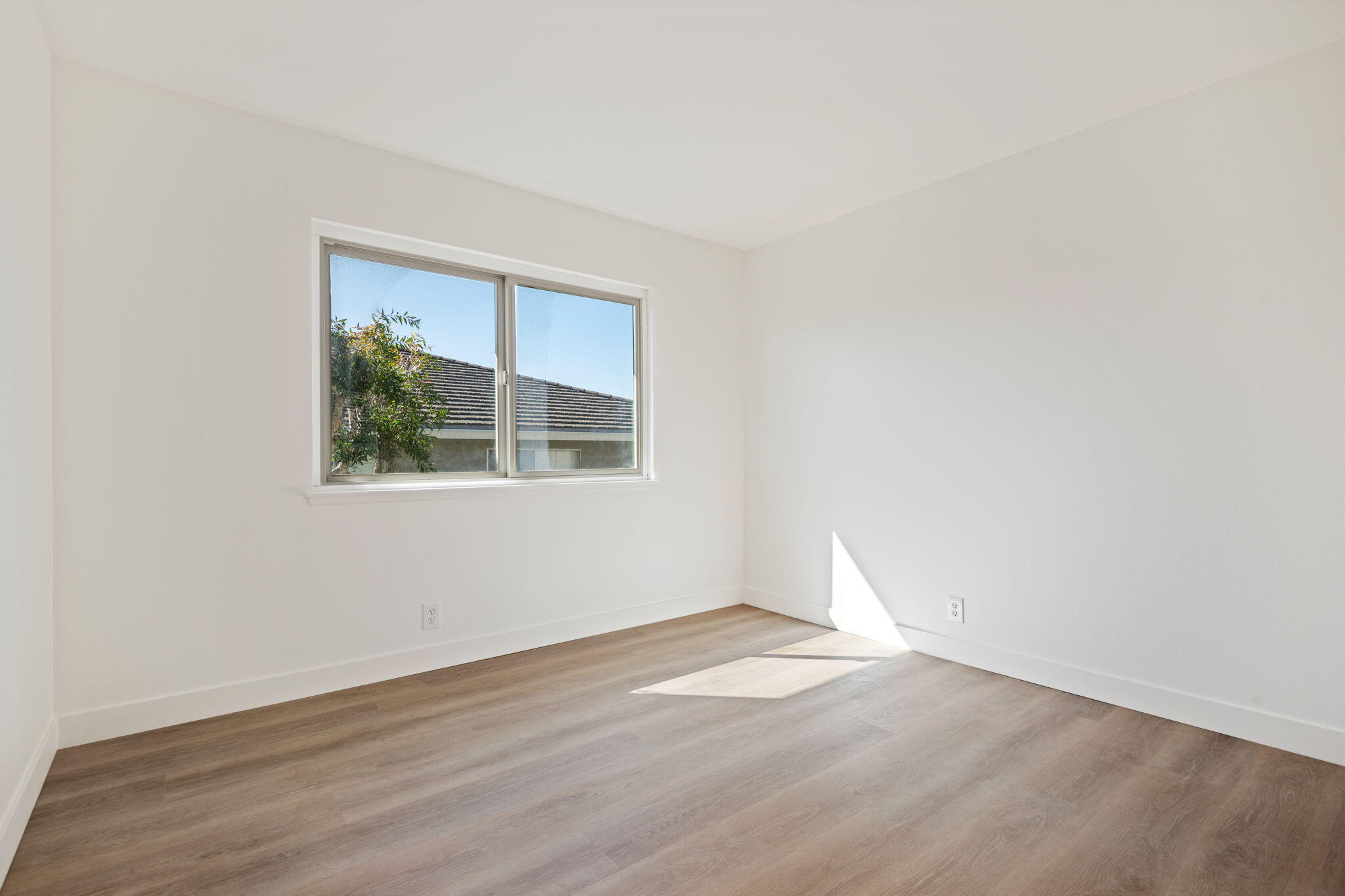 5956 Via Real, Unit 3 Carpinteria, CA 93013 - Photo 15 of 18 14 - Bedroom 2