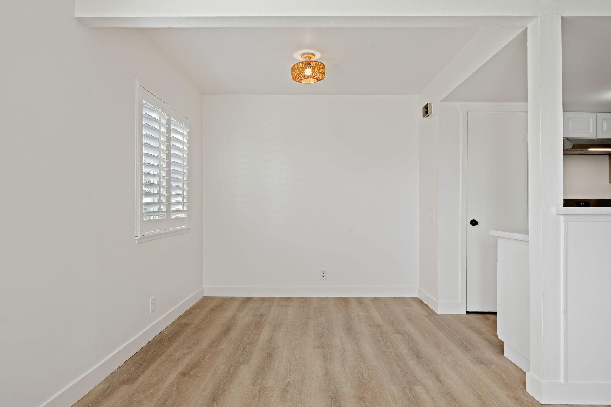 5956 Via Real, Unit 3 Carpinteria, CA 93013 - Photo 8 of 18 06 - Dining