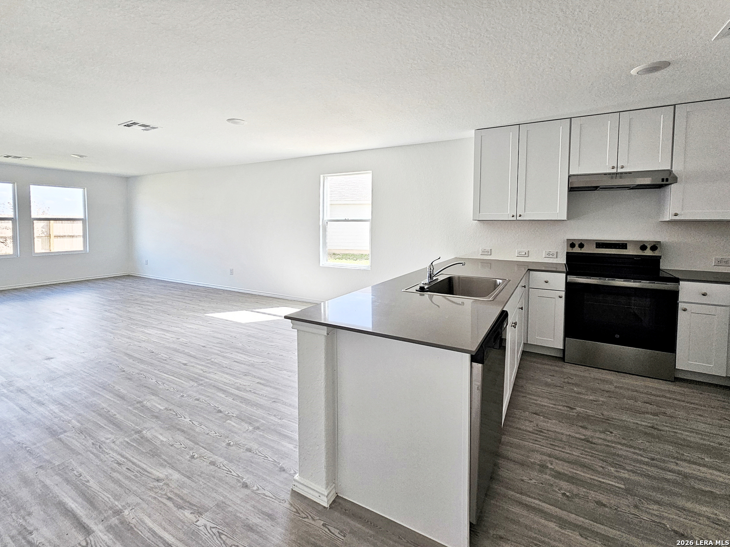 805 Riviera Court Seguin, TX 78155 - Photo 4 of 21