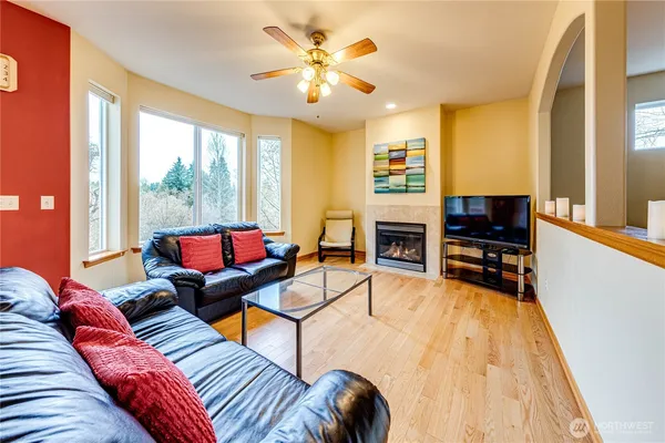 $1,100,000 | 23815 22nd Avenue West, Bothell, WA 98021