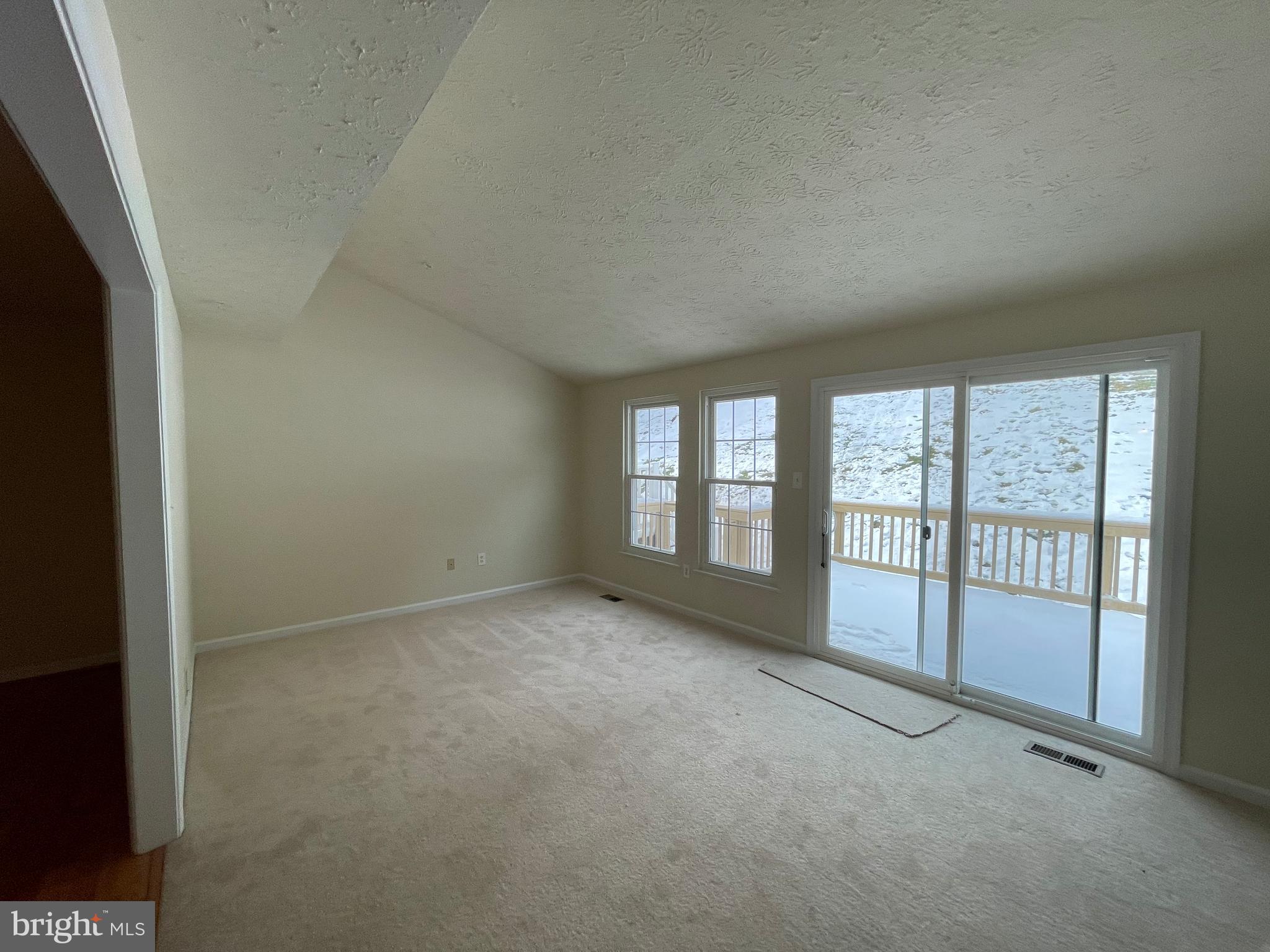 17 Ridge Manor Court Damascus, MD 20872 - Photo 6 of 24 Gallery Image 6