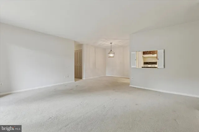 a picture of a wall next to a white wall