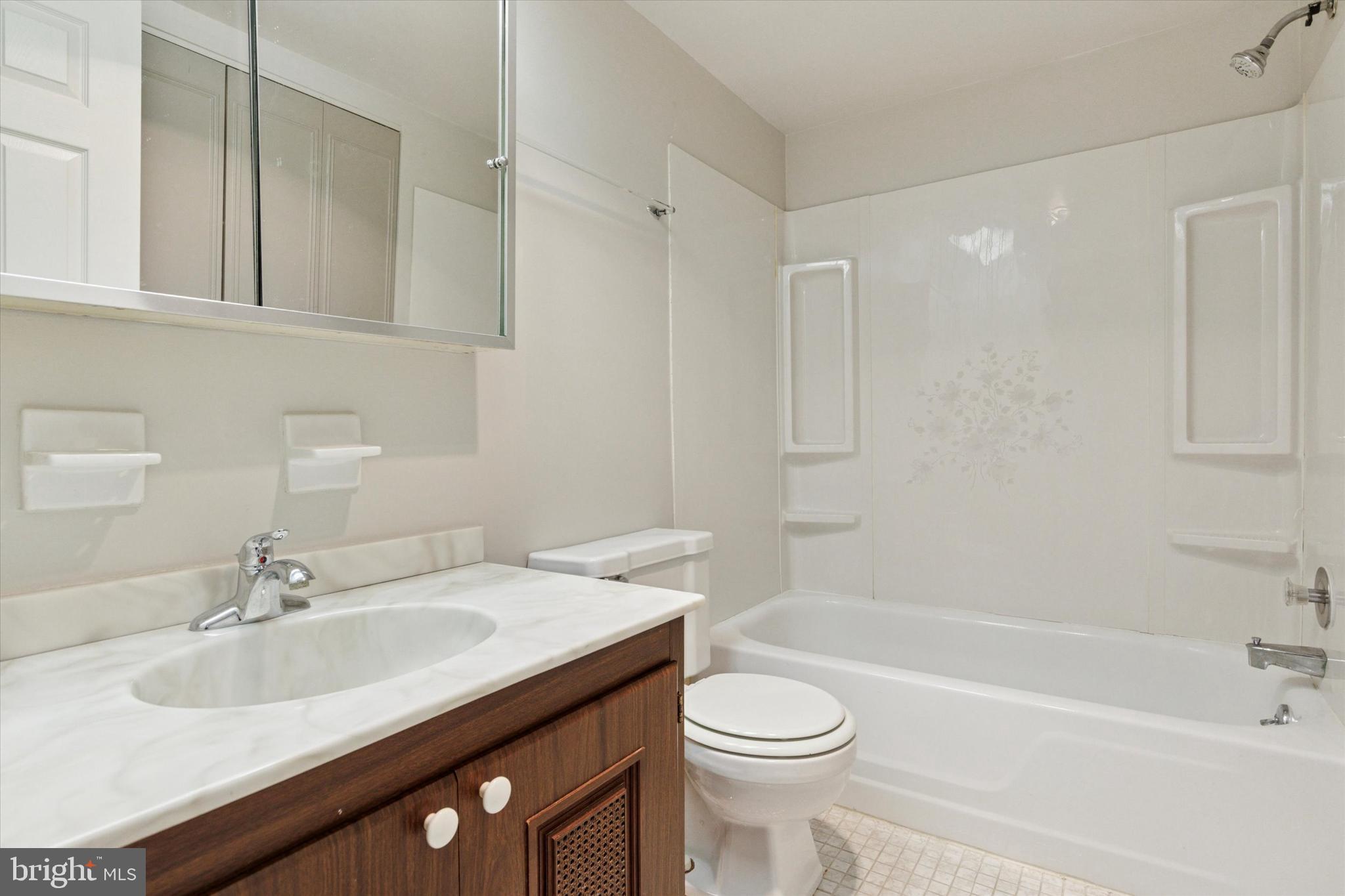 232 Old Forge Crossing Devon, PA 19333 - Photo 7 of 16 Hall Bath with tub and shower