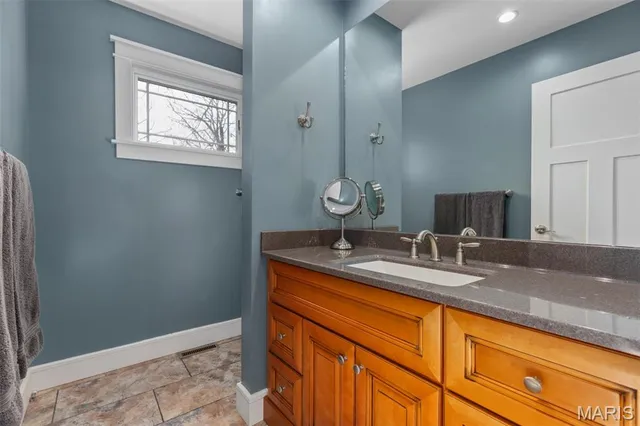 $599,000 | 256 Arrowhead Lane, Litchfield, IL 62056