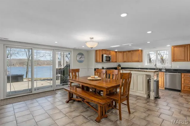 $599,000 | 256 Arrowhead Lane, Litchfield, IL 62056