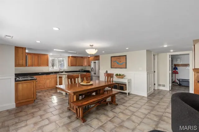 $599,000 | 256 Arrowhead Lane, Litchfield, IL 62056