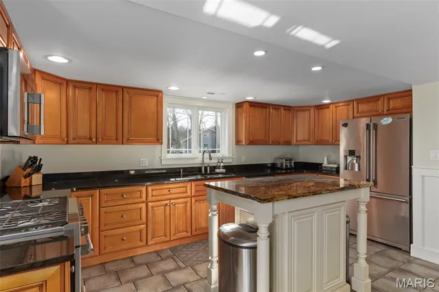 $599,000 | 256 Arrowhead Lane, Litchfield, IL 62056