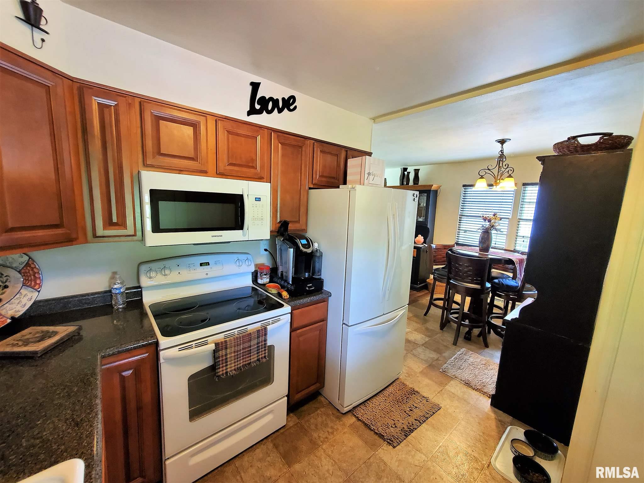 5227 North Ronald Road Peoria, IL 61614 - Photo 11 of 30 Gallery Image 11