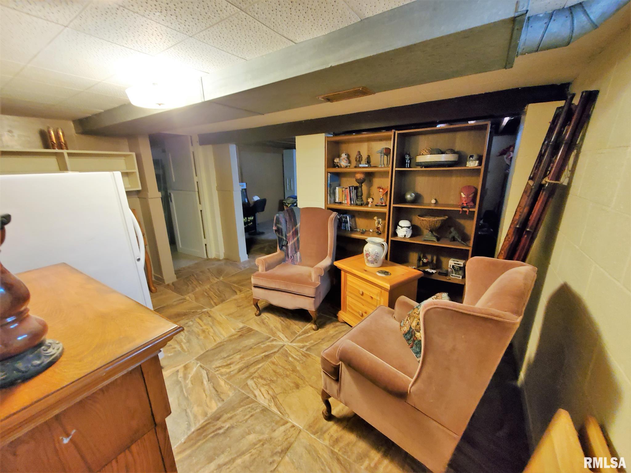 5227 North Ronald Road Peoria, IL 61614 - Photo 22 of 30 Gallery Image 22