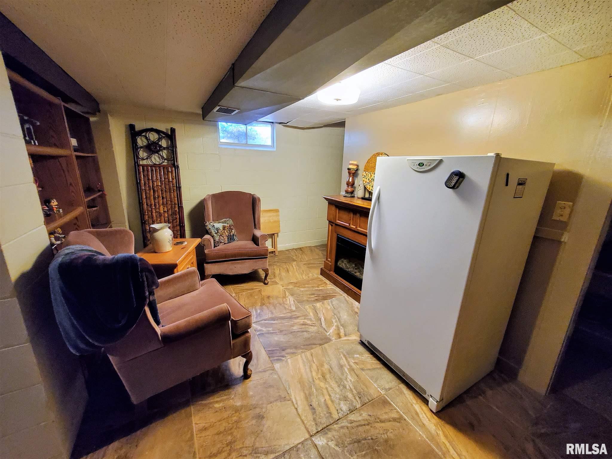 5227 North Ronald Road Peoria, IL 61614 - Photo 23 of 30 Gallery Image 23