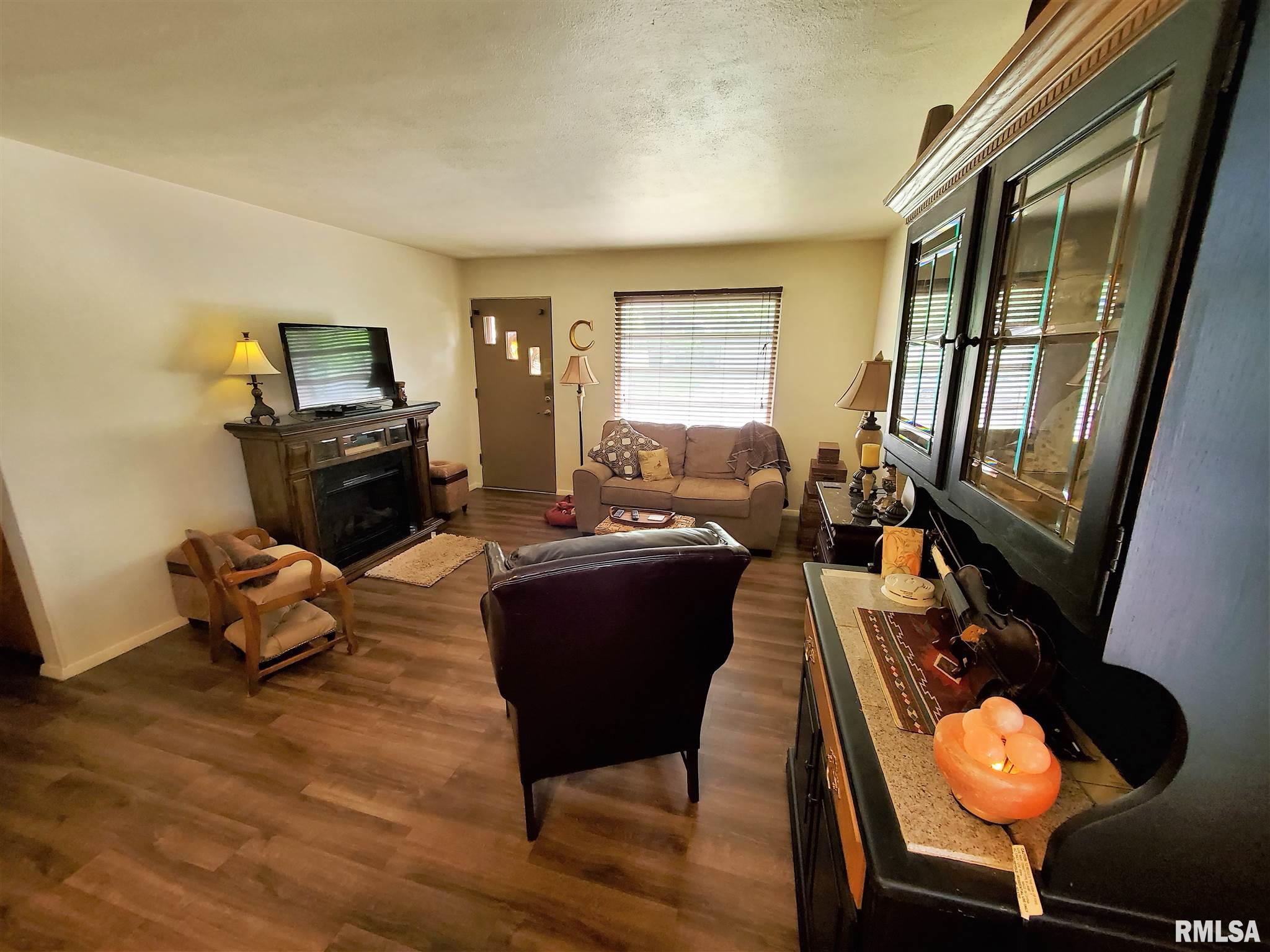 5227 North Ronald Road Peoria, IL 61614 - Photo 4 of 30 Gallery Image 4