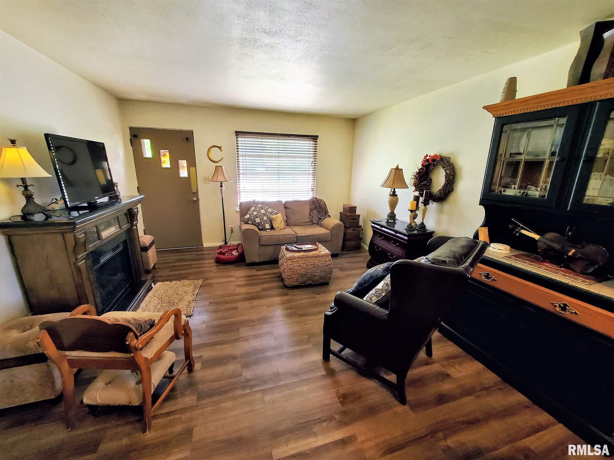 5227 North Ronald Road Peoria, IL 61614 - Photo 5 of 30 Gallery Image 5