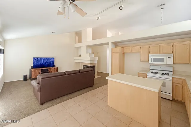 $3,150 | 39518 Chalfont Lane, Palmdale, CA 93551